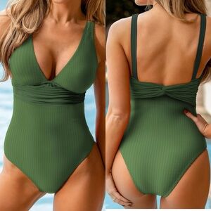 NWT‎ Ribbed & Ruched One Piece Swimsuit SIZE MEDIUM